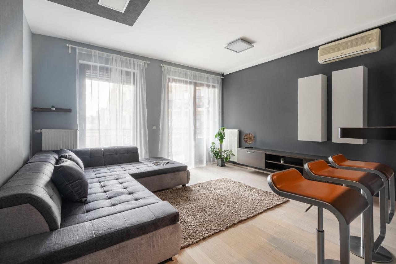 Urban Jungle Oasis King With Free Parking Apartment Budapest Luaran gambar