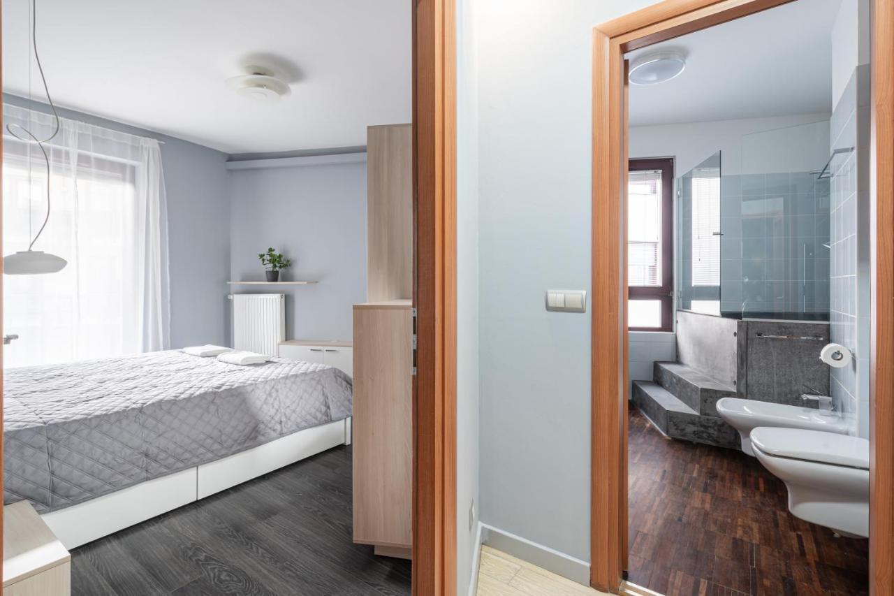 Urban Jungle Oasis King With Free Parking Apartment Budapest Luaran gambar