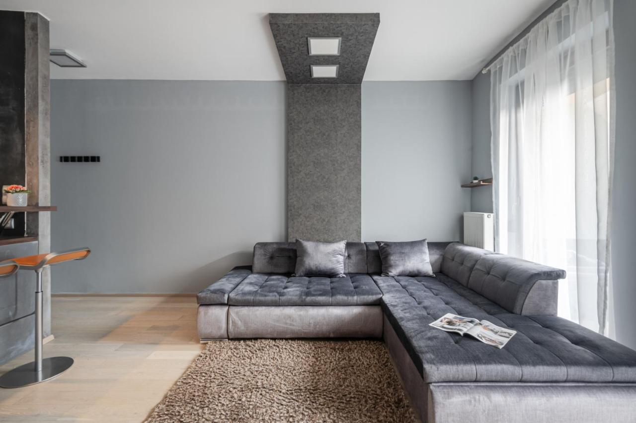 Urban Jungle Oasis King With Free Parking Apartment Budapest Luaran gambar