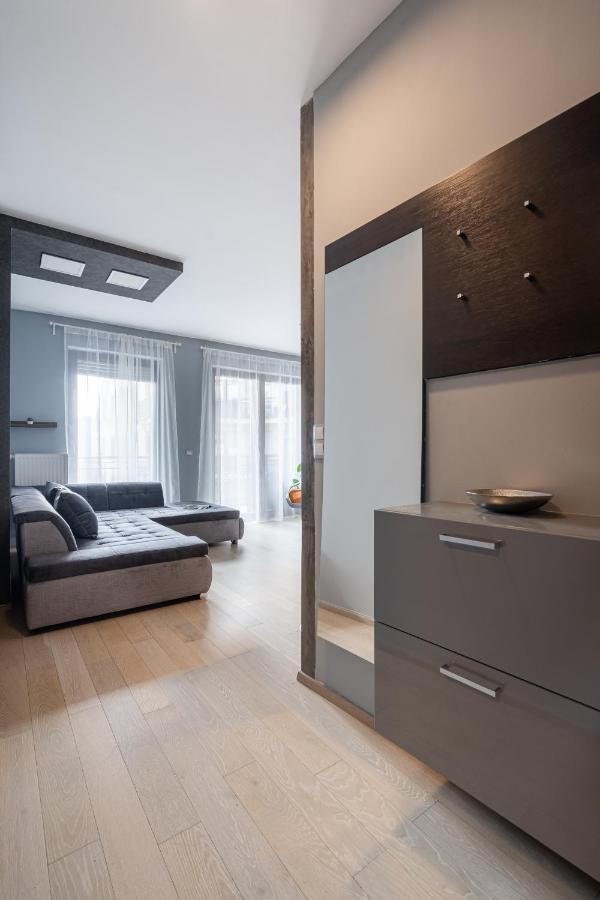 Urban Jungle Oasis King With Free Parking Apartment Budapest Luaran gambar