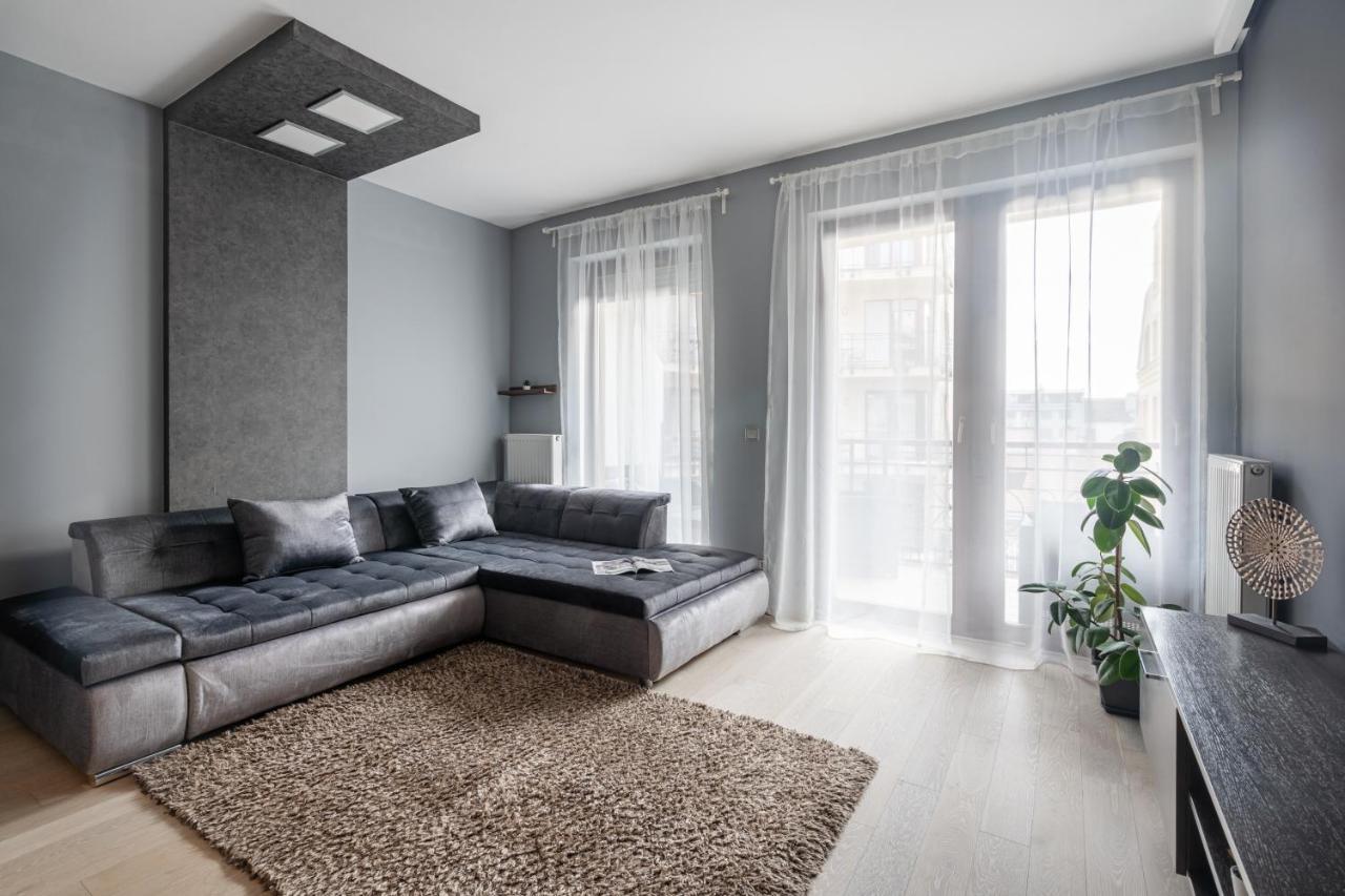 Urban Jungle Oasis King With Free Parking Apartment Budapest Luaran gambar