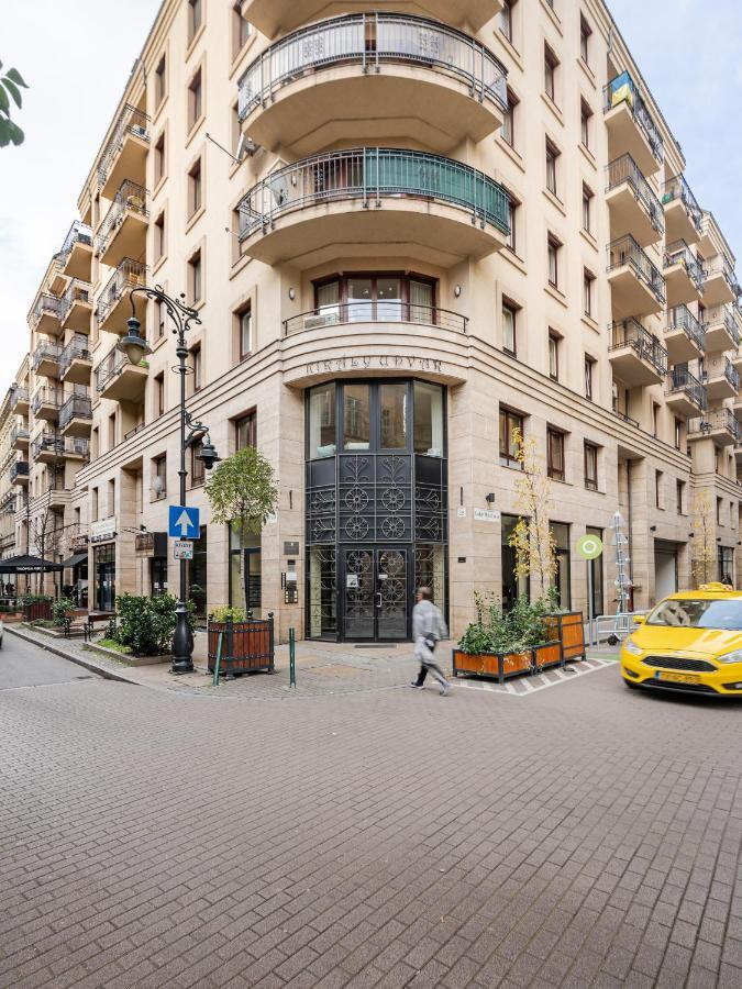Urban Jungle Oasis King With Free Parking Apartment Budapest Luaran gambar