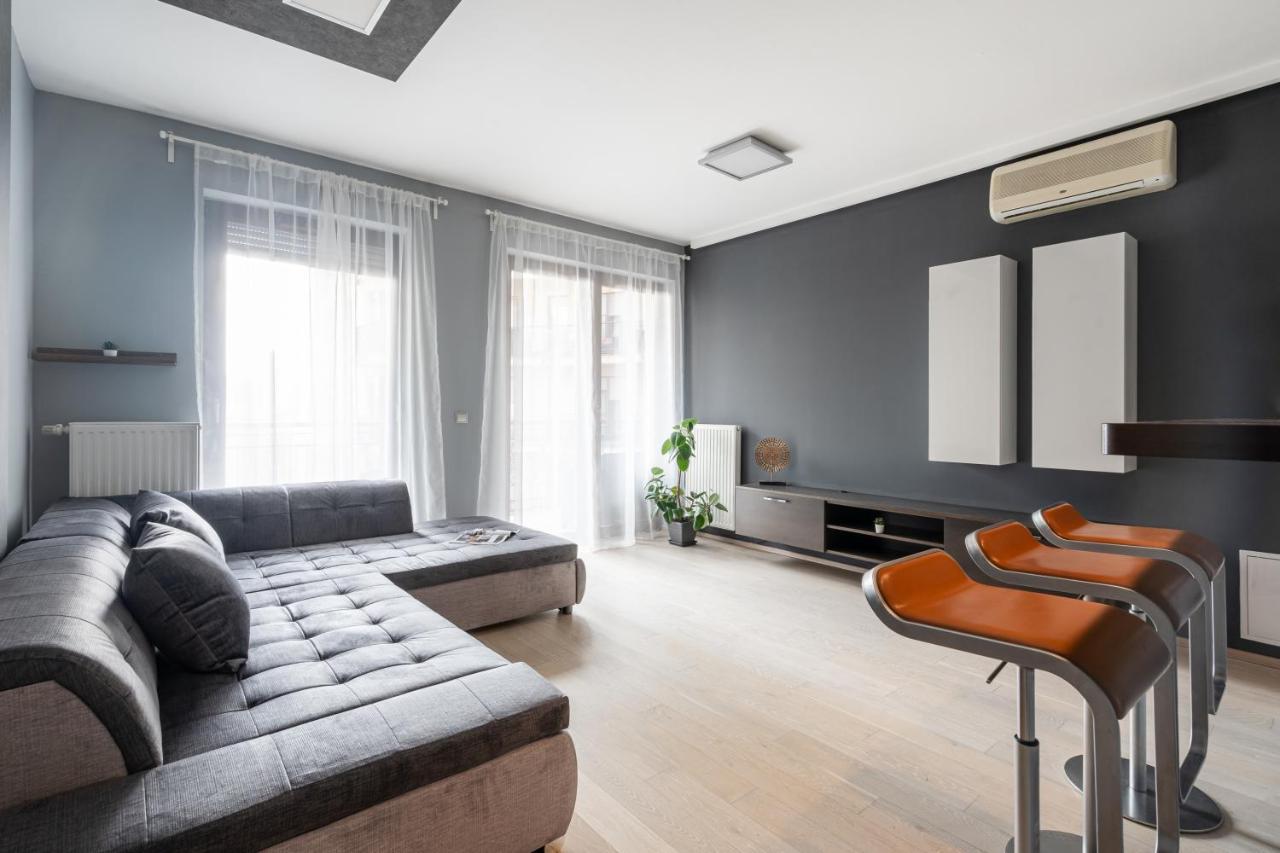 Urban Jungle Oasis King With Free Parking Apartment Budapest Luaran gambar